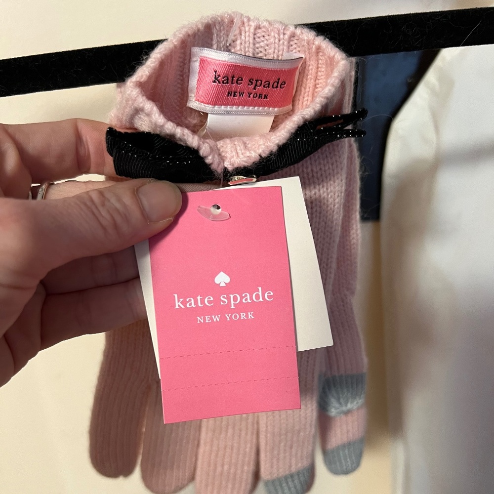 NWT Kate Spade Tech Friendly Knit Pink Gloves
